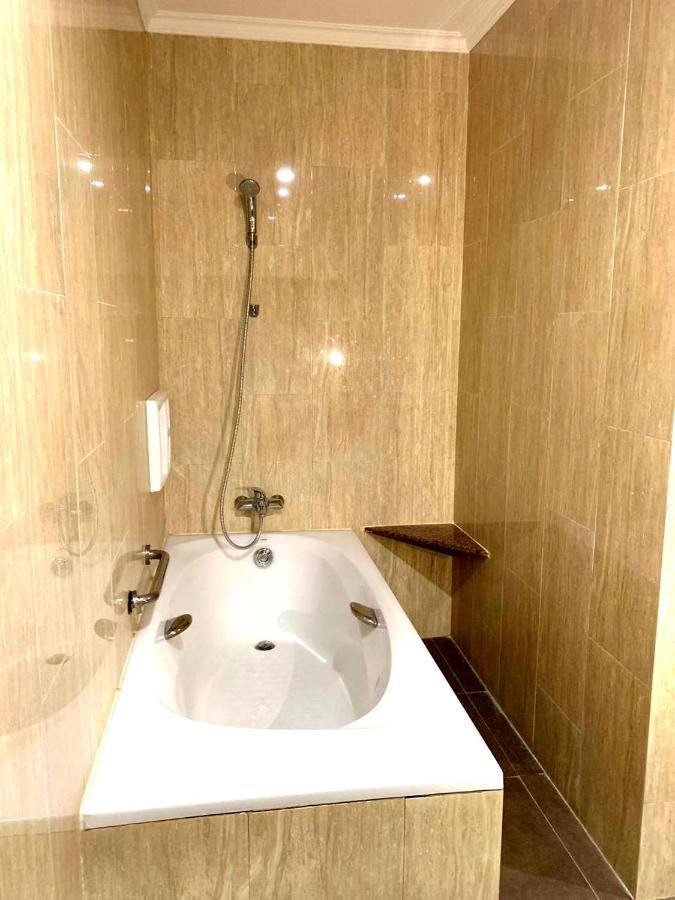 Pacific Hotel アンボン エクステリア 写真